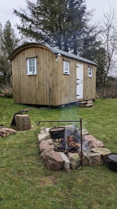 Shepherds Hut - Brecon Beacons Llangadog エクステリア 写真